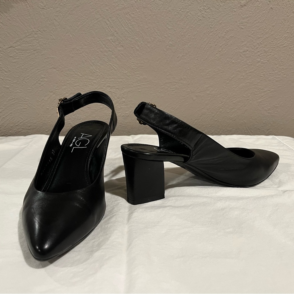 Pointy toe heels